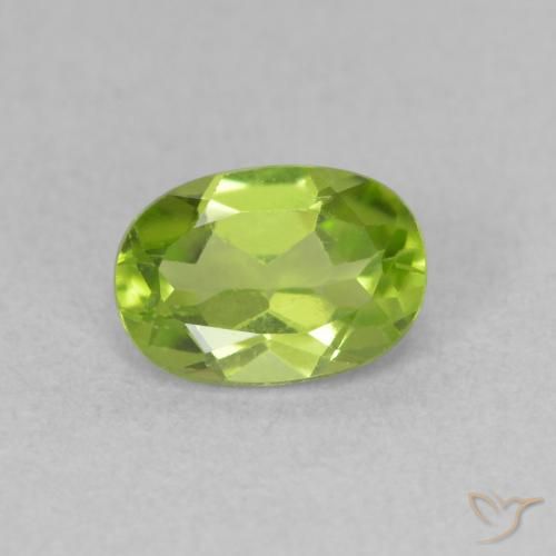 0.92ct Natural Lively Green Peridot, Oval, VVS-VS