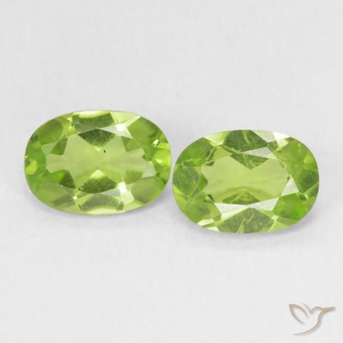 1.72ctw Natural Light Lively Green Peridot, Oval, VS