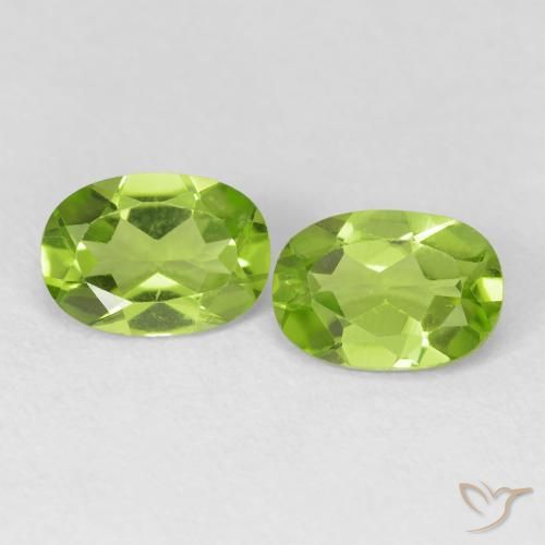 1.66ctw Natural Medium Green Peridot, Oval, VVS-VS