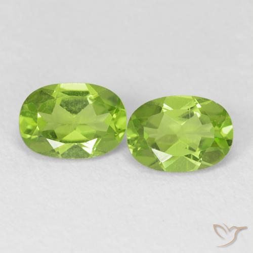 1.92ctw Natural Medium Green Peridot, Oval, VVS-VS