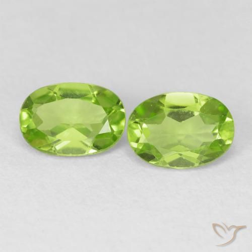 1.82ctw Natural Lively Green Peridot, Oval, VVS-VS