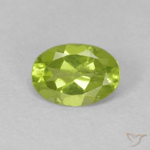 0.72ct Natural Medium Green Peridot, Oval, VVS