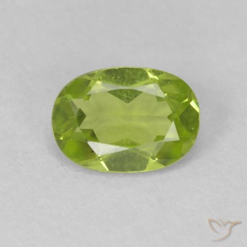 0.88ct Natural Medium Green Peridot, Oval, VVS