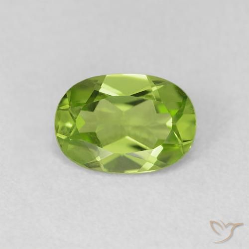 0.87ct Natural Medium Green Peridot, Oval, VVS-VS