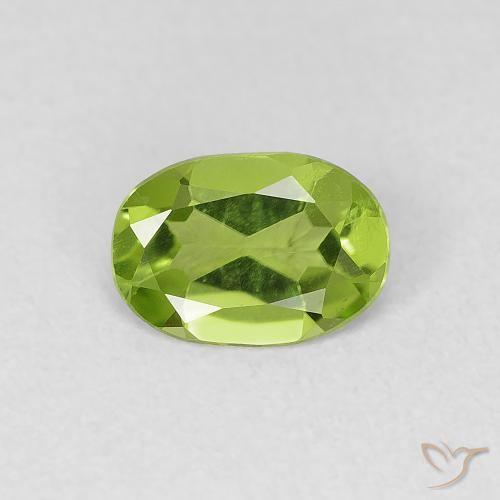 0.70ct Natural Lively Green Peridot, Oval, VVS-VS
