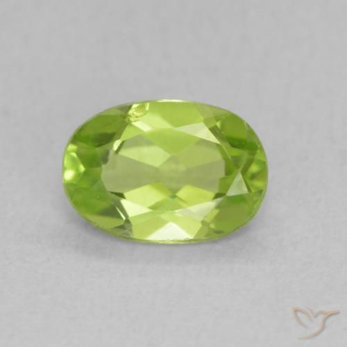 0.85ct Natural Lively Green Peridot, Oval, VS