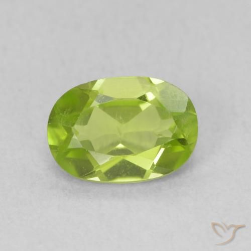 0.85ct Natural Medium Green Peridot, Oval, VS
