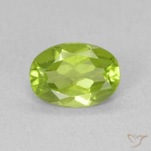 0.86ct Natural Lively Green Peridot, Oval, VS