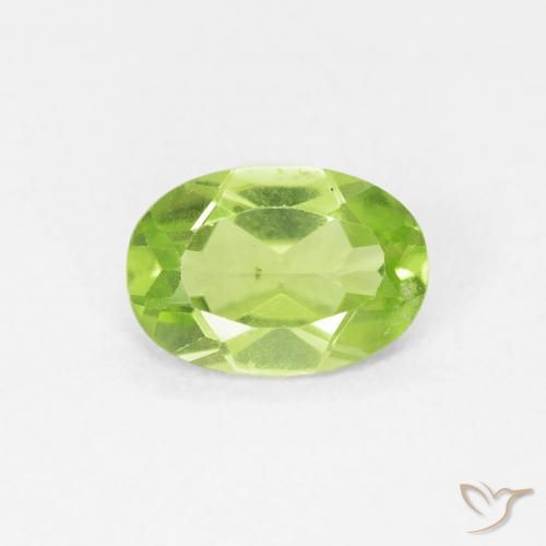 0.77ct Natural Medium Green Peridot, Oval, VVS-VS