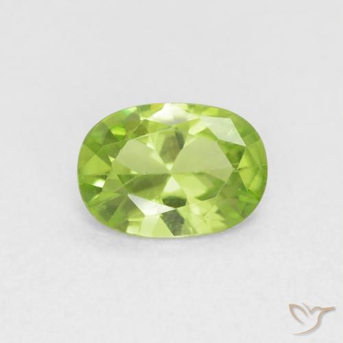 0.77ct Natural Medium Green Peridot, Oval, VVS-VS