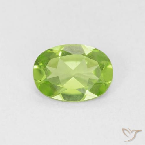 0.78ct Natural Medium Green Peridot, Oval, VVS-VS
