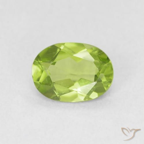 0.81ct Natural Lively Green Peridot, Oval, VS