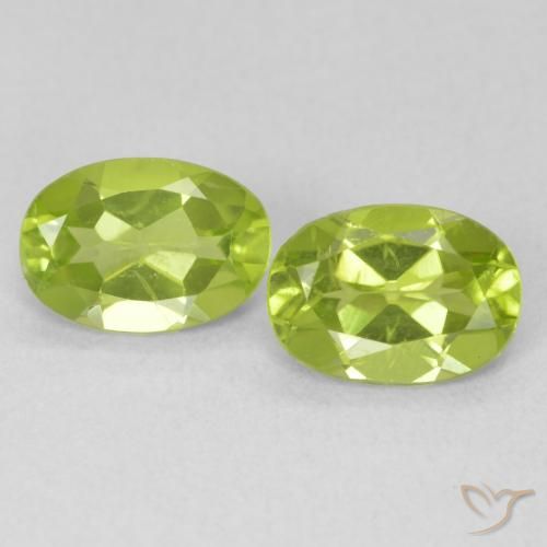 1.56ctw Natural Bright Green Peridot, Oval, VVS-VS
