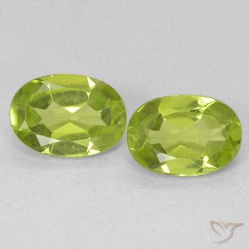 1.76ctw Natural Bright Green Peridot, Oval, VVS-VS