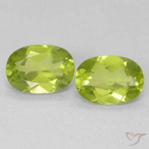 1.74ctw Natural Bright Green Peridot, Oval, VVS-VS