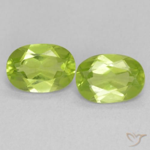 1.68ctw Natural Bright Green Peridot, Oval, VVS-VS