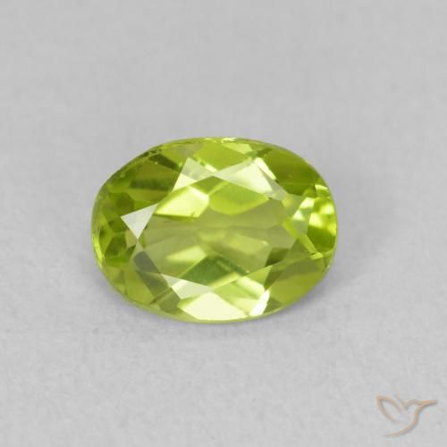0.78ct Natural Bright Green Peridot, Oval, VVS-VS