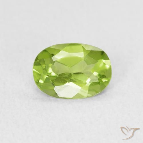 0.76ct Natural Medium Green Peridot, Oval, VVS-VS