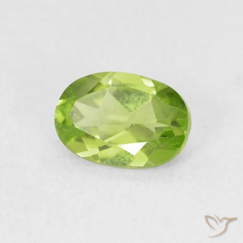 0.90ct Natural Medium Green Peridot, Oval, VVS-VS