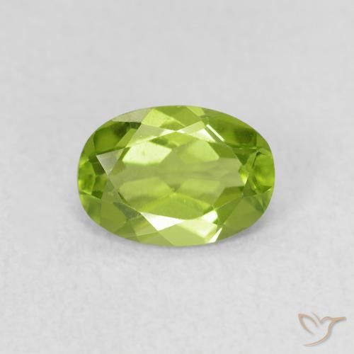 0.88ct Natural Lively Green Peridot, Oval, VS