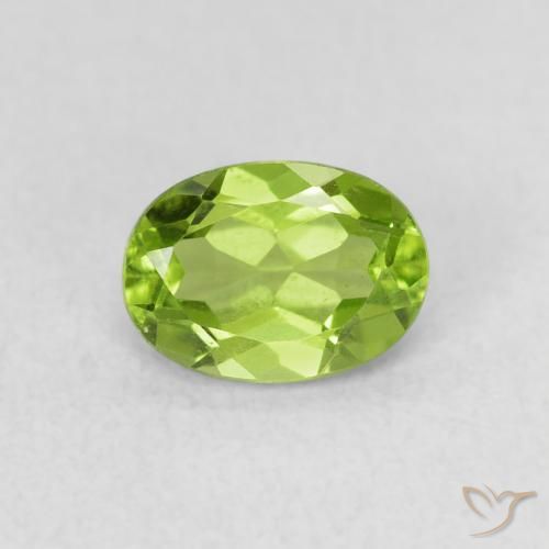 0.95ct Natural Lively Green Peridot, Oval, VS
