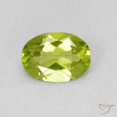 0.80ct Natural Medium Green Peridot, Oval, VS