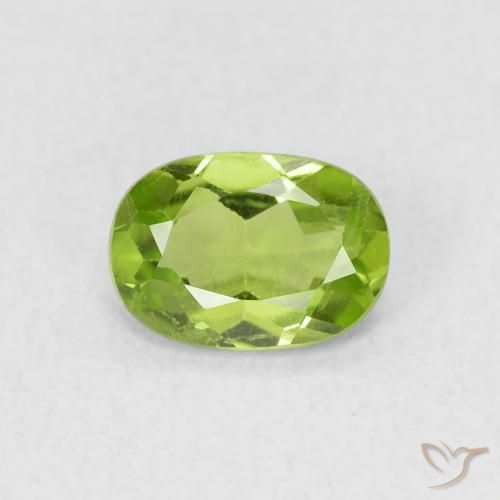 0.88ct Natural Lively Green Peridot, Oval, VS