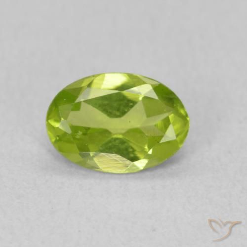 0.74ct Natural Medium Green Peridot, Oval, VS