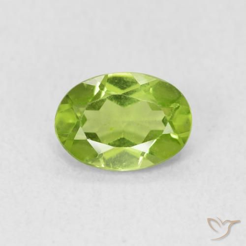 0.90ct Natural Medium Green Peridot, Oval, VS