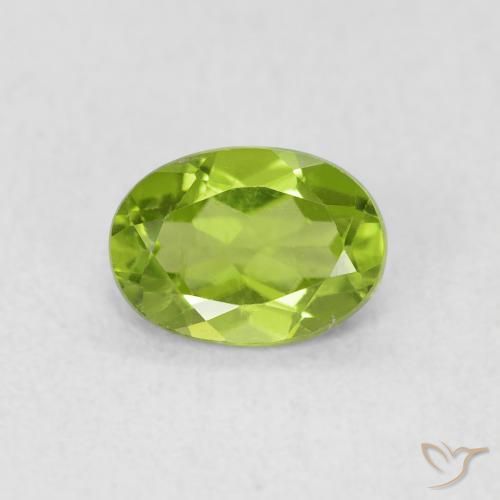 0.92ct Natural Lively Green Peridot, Oval, VS