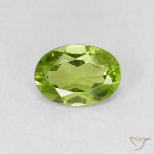 0.84ct Natural Lively Green Peridot, Oval, VS