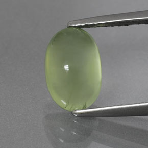 Verde giallastro Prehnite Gem - 3ct Ovale cabochon (ID: 372502)
