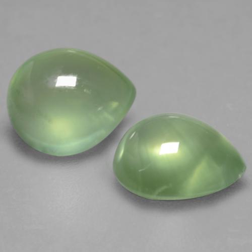 Paire assortie Prehnite Vert Poire de 9,4 x 7,9mm, poids total de 4,94 ct (2,47 ct en moyenne pour chaque), paire Prehnite assorties de pureté Transparent et de couleur Vert moyen, pierre gemme naturelle Non traité, dureté Mohs de 6 à 6.5, Photo A