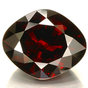 21.57 ct Red Pyrope Garnet Gemstone, Pyrope Garnet Gem in Fancy Facet Shape for Sale.