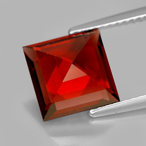 Pyrope Garnet Gemstone in 9 x 9 mm (calibrated) Size for Sale, Pyrope Garnet Stone in Red Color