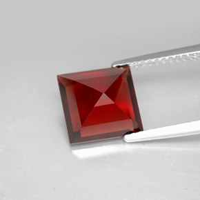 Pyrope Garnet Gemstone in 9 x 9 mm (calibrated) Size for Sale, Pyrope Garnet Stone in Deep Red Color