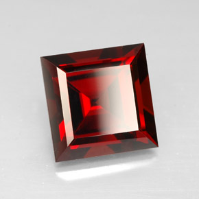 4.31 ct Red Pyrope Garnet Stone, Natural Pyrope Garnet in Square Facet Shape for Sale