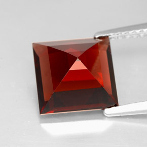 Pyrope Garnet Gemstone in 9 x 9 mm (calibrated) Size for Sale, Pyrope Garnet Stone in Deep Red Color