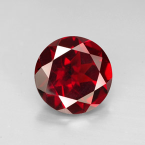 2.96 ct Red Pyrope Garnet Gemstone, Pyrope Garnet Gem in Round Facet Shape for Sale.