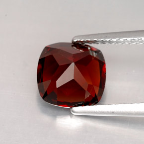 Pyrope Garnet Gemstone in 8.1 x 8.1 mm Size for Sale, Pyrope Garnet Stone in Deep Red Color