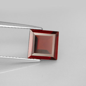 2.23 ct Red Pyrope Garnet Stone, Natural Pyrope Garnet in Square Facet Shape for Sale