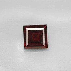 2.88 ct Red Pyrope Garnet Gemstone, Pyrope Garnet Gem in Square Facet Shape for Sale.