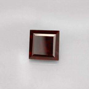 2.88 ct Red Pyrope Garnet Stone, Natural Pyrope Garnet in Square Facet Shape for Sale