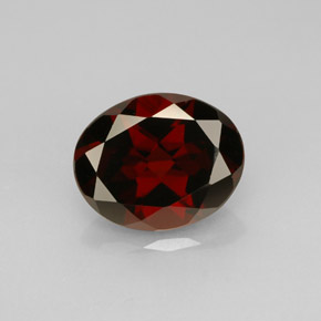 2.95 ct Red Pyrope Garnet Gemstone, Pyrope Garnet Gem in Oval Facet Shape for Sale.