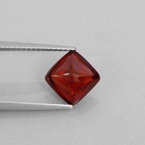 2.63 ct Red Pyrope Garnet Stone, Natural Pyrope Garnet in Square Cabochon Shape for Sale
