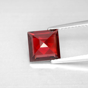 Pyrope Garnet Gemstone in 8 x 8 mm (calibrated) Size for Sale, Pyrope Garnet Stone in Red Color