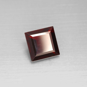 2.58 ct Red Pyrope Garnet Stone, Natural Pyrope Garnet in Square Facet Shape for Sale