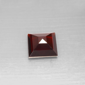 Pyrope Garnet Gemstone in 8 x 8 mm (calibrated) Size for Sale, Pyrope Garnet Stone in Deep Red Color