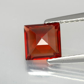 Pyrope Garnet Gemstone in 6 x 6 mm (calibrated) Size for Sale, Pyrope Garnet Stone in Deep Red Color