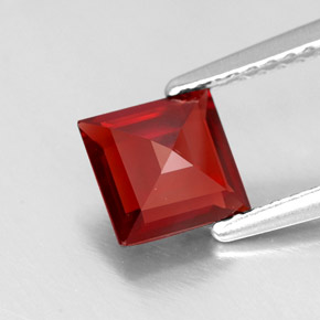 Pyrope Garnet Gemstone in 6 x 6 mm (calibrated) Size for Sale, Pyrope Garnet Stone in Deep Red Color